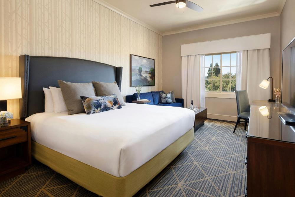 King Room with Sofa Bed and No View - Village interior